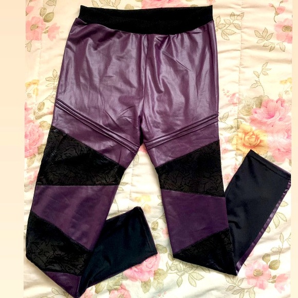 Stylish Purple Faux Leather Leggings - Women’s Medium - Picture 1 of 4